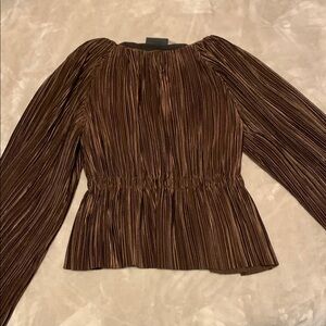 New VICI Noetta Slim Plisse Top